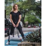 Kompakte wasserdichte Tasche für Sport und Reisen – Zulupack® Yoggy 16L IP65 Grau/Camel