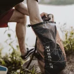 Wasserdichter Rucksack 12 L – braun, IP66, faltbar, für Kajak, SUP & Outdoor – Zulupack Quokka